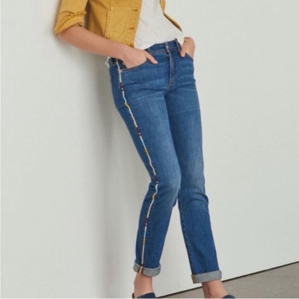 Pilcro Embroidered Slim Boyfriend Crop Jeans size 31